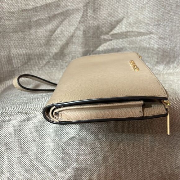 Michael Kors Women Jet Set Travel Large Double Zip Phone Wristlet - Picture 7 of 11